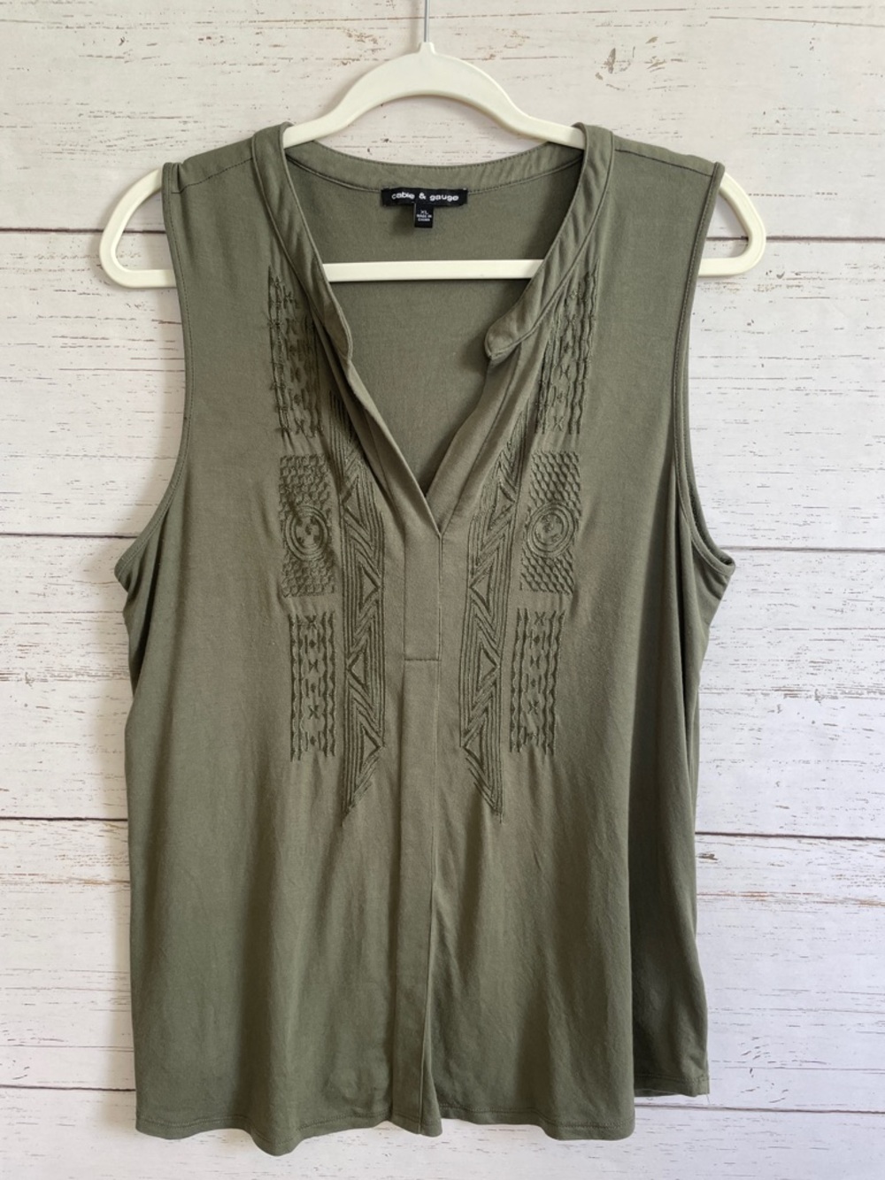 Cable & Gauge Olive Green Sleeveless Top with Embroidered Detail, size XL - Picture 9 of 11